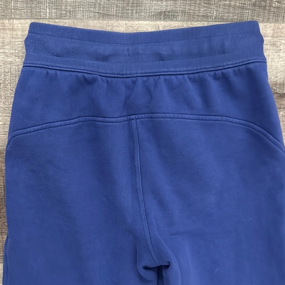 82. EUC- Lululemon Scuba High-Rise Relaxed Jogger - Picture 8 of 9